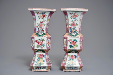 Une paire de vases en porcelaine de Chine famille rose &agrave; d&eacute;cor floral, Yongzheng
