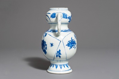 Een Chinese blauwwitte vaas met olifantenoren, Transitie periode