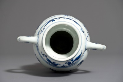 Een Chinese blauwwitte vaas met olifantenoren, Transitie periode