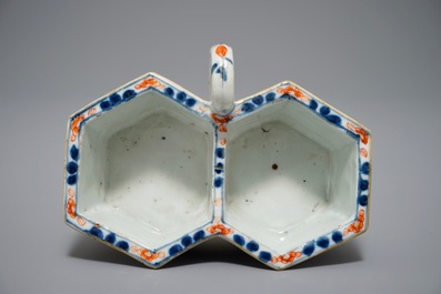 Een Chinees Imari-stijl olie- en azijnstel, Qianlong