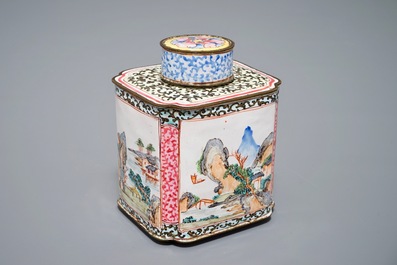 Une bo&icirc;te &agrave; th&eacute; et son couvercle en &eacute;maux de Canton, Qing