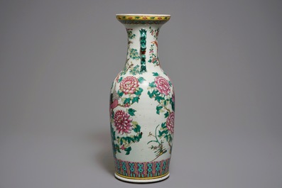 A large Chinese famille rose vase with phoenixes, 19th C.