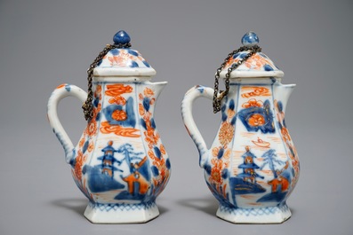 Een Chinees Imari-stijl olie- en azijnstel, Qianlong
