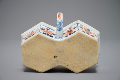Een Chinees Imari-stijl olie- en azijnstel, Qianlong