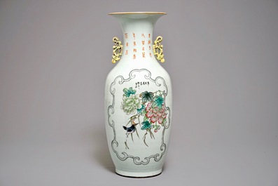 A Chinese famille rose two-sided design vase, 19/20th C.