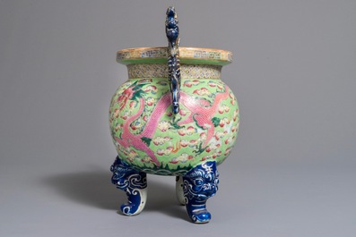 A large Chinese famille rose lime-green-ground incense burner with dragons, 19th C.
