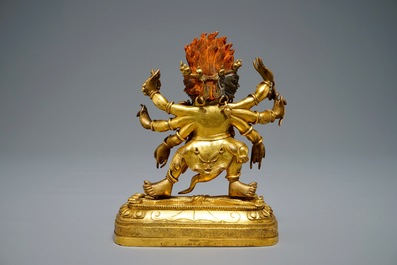 Une figure de Yamantaka en bronze dor&eacute;, Sino-Tibet ou N&eacute;pal, 19/20&egrave;me