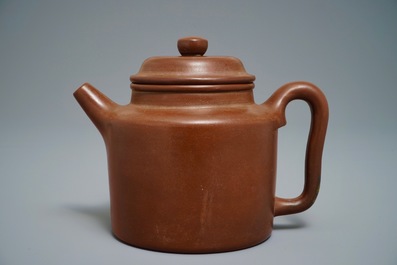 Een Chinese Yixing steengoed theepot, merk van Shao Daheng, 19/20e eeuw