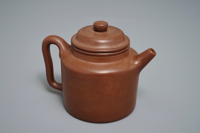Een Chinese Yixing steengoed theepot, merk van Shao Daheng, 19/20e eeuw