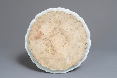 A rare Chinese Imari-style condiments dish with butterflies, Qianlong