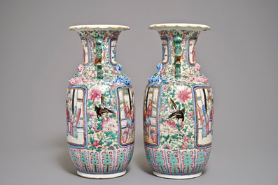 Une paire de vases en porcelaine de Chine famille rose &agrave; d&eacute;cor de figures, 19&egrave;me
