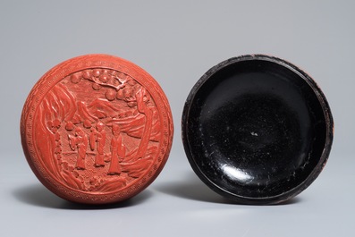 Un vase et une bo&icirc;te couverte de forme ronde en laque rouge, Chine, 19/20&egrave;me