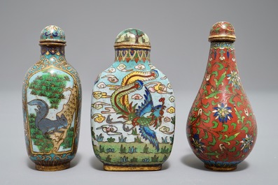 Three Chinese cloisonn&eacute; snuff bottles, 19/20th C.