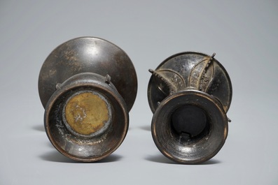 Deux vases de forme gu en bronze, Chine, 17/18&egrave;me