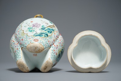 A Chinese famille rose incense burner and cover, mark of Jiangxi Porcelain Company, Republic, 20th C.