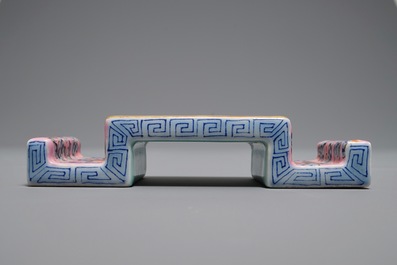 A Chinese famille rose brush rest, Qianlong mark, 20th C.