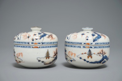 A pair of Chinese Imari style covered bowls, Kangxi