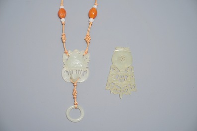 A Chinese jade and carneole necklace, Qing