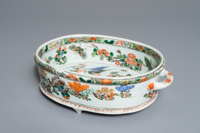 A Chinese famille verte tripod basin with birds among foliage, Kangxi