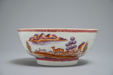A Chinese famille rose export porcelain bowl with deers, Qianlong