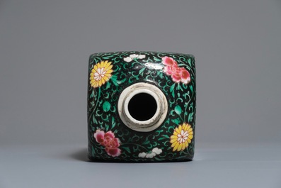 A square Chinese famille rose black-ground flask, Yongzheng/Qianlong