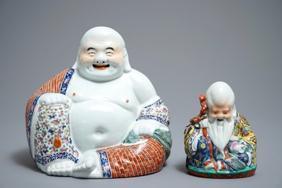 Une figure de Bouddha et une de Shou Lao en porcelaine de Chine famille rose, 19/20&egrave;me