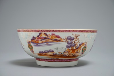 A Chinese famille rose export porcelain bowl with deers, Qianlong