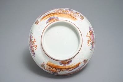 A Chinese famille rose export porcelain bowl with deers, Qianlong