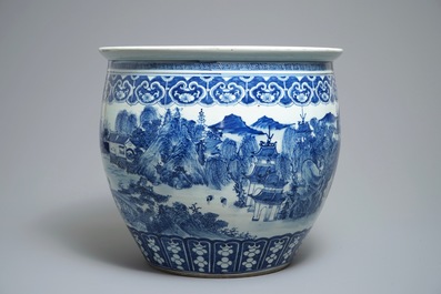 Een Chinese blauwwitte vissenkom met landschapsdecor, 19e eeuw