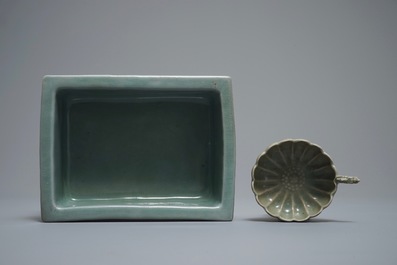 A Chinese celadon jardini&egrave;re and a Korean dragon-handle cup, 19th C.