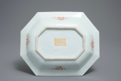 A Chinese famille rose ewer and basin with floral design, Qianlong
