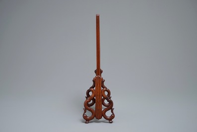 A small Chinese famille rose rootwood table screen, 19/20th C.