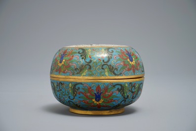A round Chinese cloisonn&eacute; box and cover, Qianlong mark, 19/20th C.