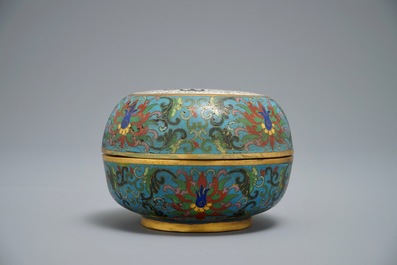 A round Chinese cloisonn&eacute; box and cover, Qianlong mark, 19/20th C.