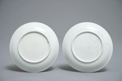 Een paar Chinese famille rose bianco sopra bianco koppen en schotels, Qianlong