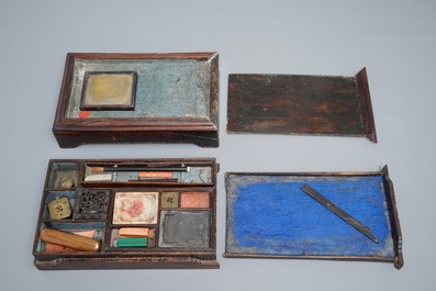A Chinese calligraphy or artist's set in wooden box containing various seals, an ink stone and more, 19/20th C.