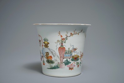 A fine Chinese famille rose planter on stand, Hongxian mark, 20th C.