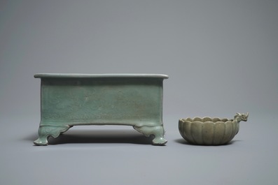 A Chinese celadon jardini&egrave;re and a Korean dragon-handle cup, 19th C.