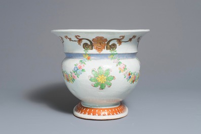A rare Chinese famille rose 'Pronk'-style wine cooler, Qianlong, ca. 1740
