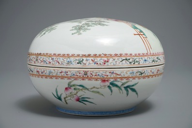 Une bo&icirc;te couverte en porcelaine de Chine famille rose, marque de Lin Zhi Cheng Xiang,R&eacute;publique, 20&egrave;me