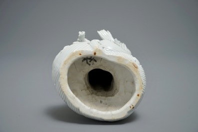 Un mod&egrave;le de Damo en porcelaine blanc de Chine de Dehua, marque de Boji yuren, 19&egrave;me