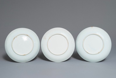 Drie Chinese famille rose borden met karpers, Qianlong