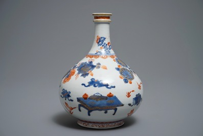 A fine Chinese Imari-style bottle vase, Kangxi