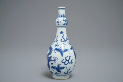 Een Chinese blauwwitte vaas met draken, Transitie periode