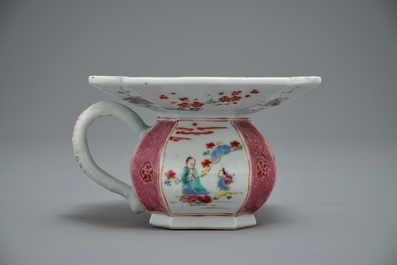A Chinese famille rose spittoon, Yongzheng/Qianlong