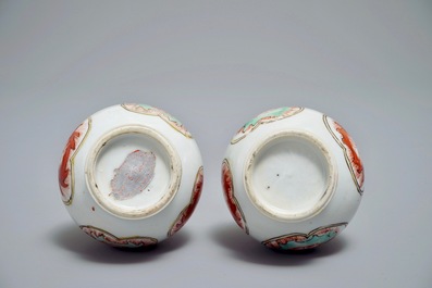 Een paar Chinese famille verte watersprenkelaars, Kangxi