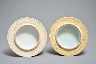 A pair of very large Chinese Imari-style vases and covers with pheasants, Kangxi
