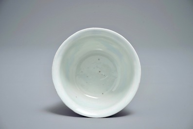 Een Chinese blauwwitte kom op voet, Chongzhen