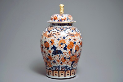 A large Chinese Imari-style vase and cover with phoenix and qilins, Kangxi
