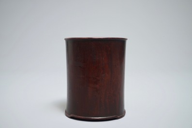 Un pot &agrave; pinceaux en bois de zitan, Chine, 18&egrave;me